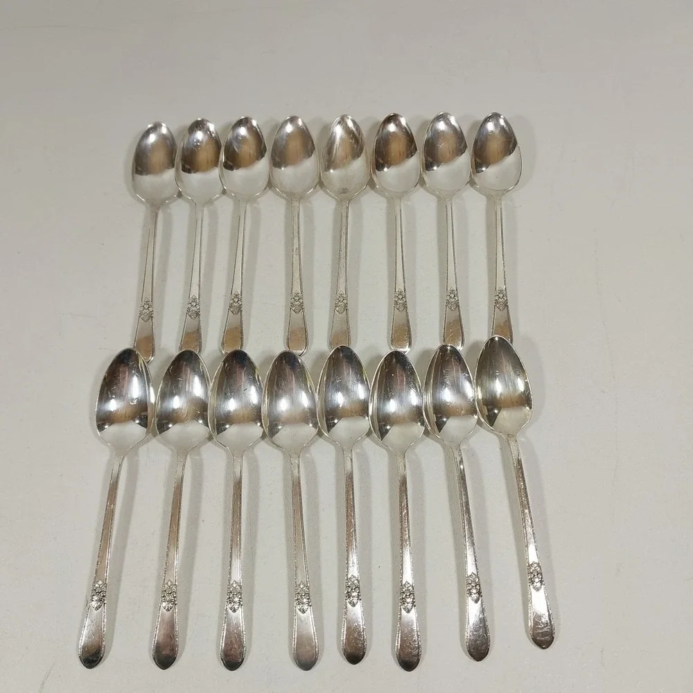 Adoration by 1847 Rogers Bros. IS 1930 Dessert Spoons Silverware flatware Set 16